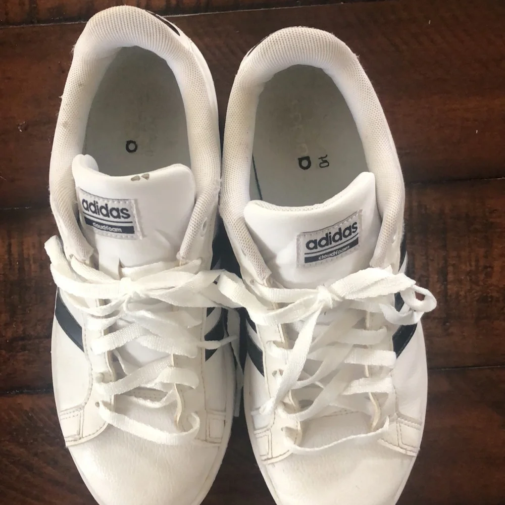 Adidas Tennis Shoes 😊 - Picture 6 of 10